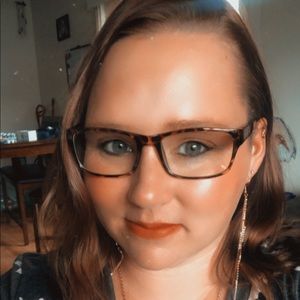 Meet your Posher, Alisha